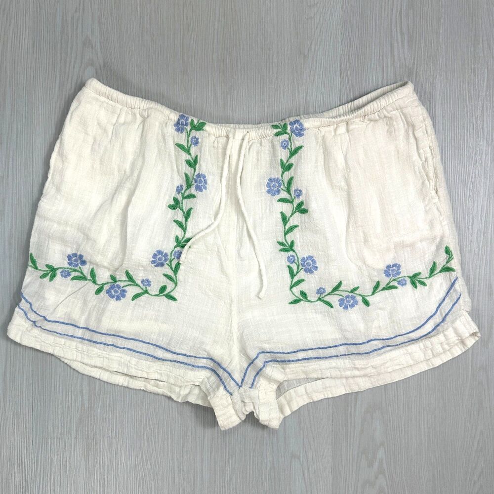 Arizona Women's XL White Floral Embroidered Side Pockets Cotton Summer Shorts